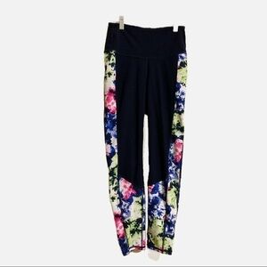 GapFit Athletic Soft Comfortable Yoga Navy Floral Print Leggings. Size XS